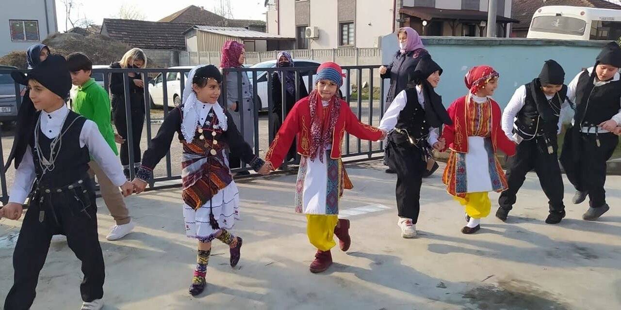 Karadeniz gününe öğrenci ve velilerden yoğun ilgi