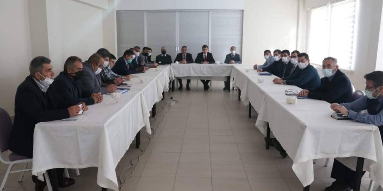 Şuhut’ta ortaokul müdürleri toplantısı yapıldı