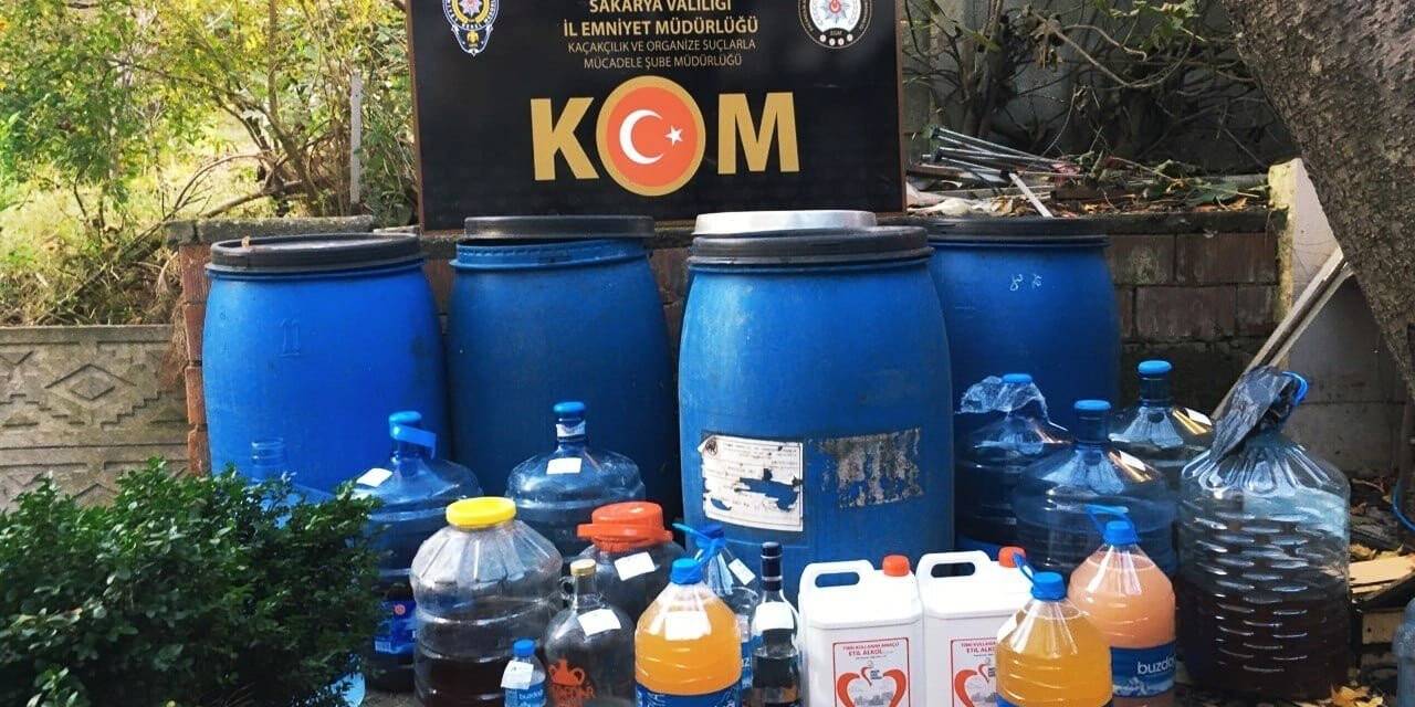Sakarya’da 855 litre el yapımı içki ele geçirildi