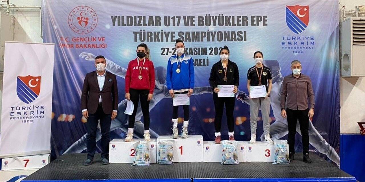 Kağıtsporlu Gökçe, kürsünün zirvesinde yer aldı