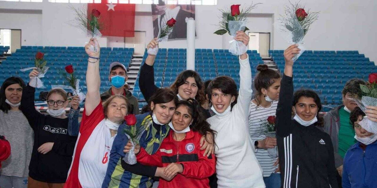 EBYÜ’de “Gönüllüler Canlarla Buluşuyor” etkinliği düzenlendi