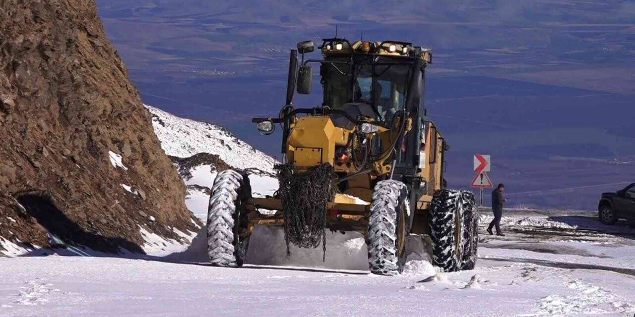 Muş’ta 10 köy ve 21 mezra yolu ulaşıma açıldı