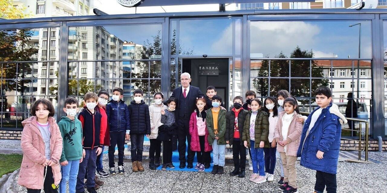 Öğrenciler mektup yazdı, Güder geri çevirmedi