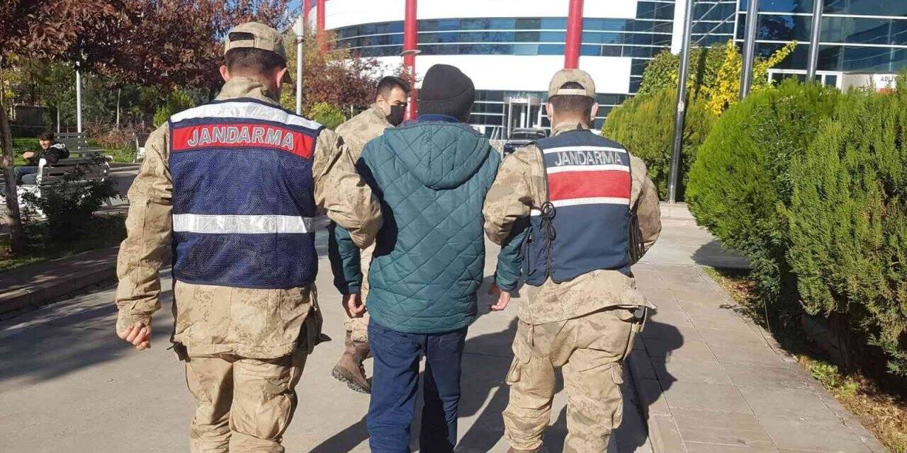 Uyuşturucudan gözaltına alınan şahıs adliyeye sevk edildi