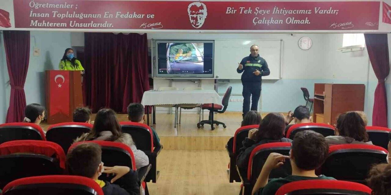 Öğrencilere trafik eğitim verildi