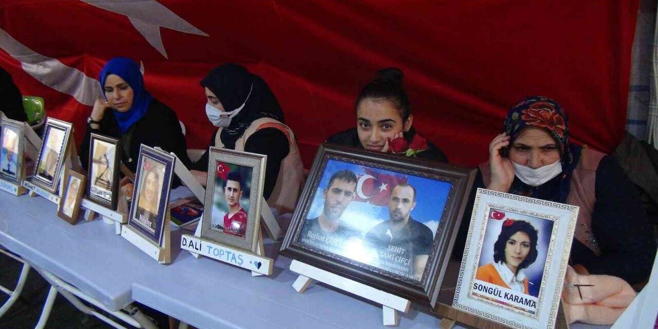 Evlat nöbetindeki aileler çocuklarını istiyor