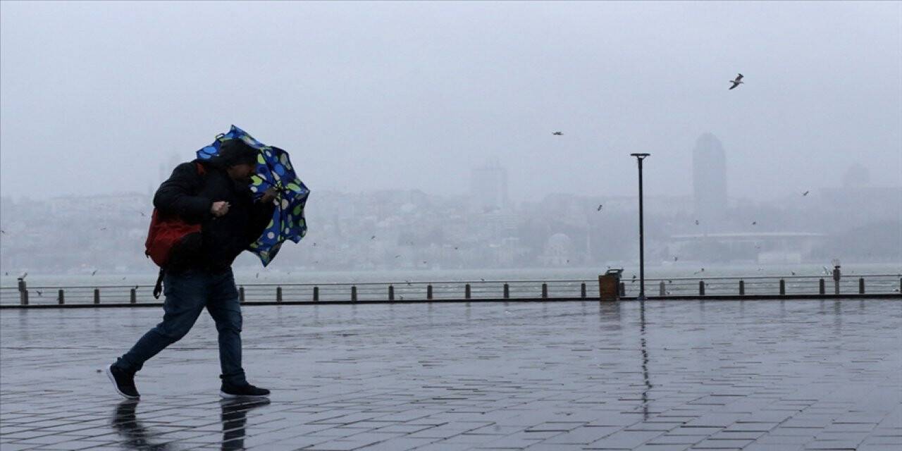 Kıyı Ege için kuvvetli yağış, Marmara için fırtına uyarısı yapıldı