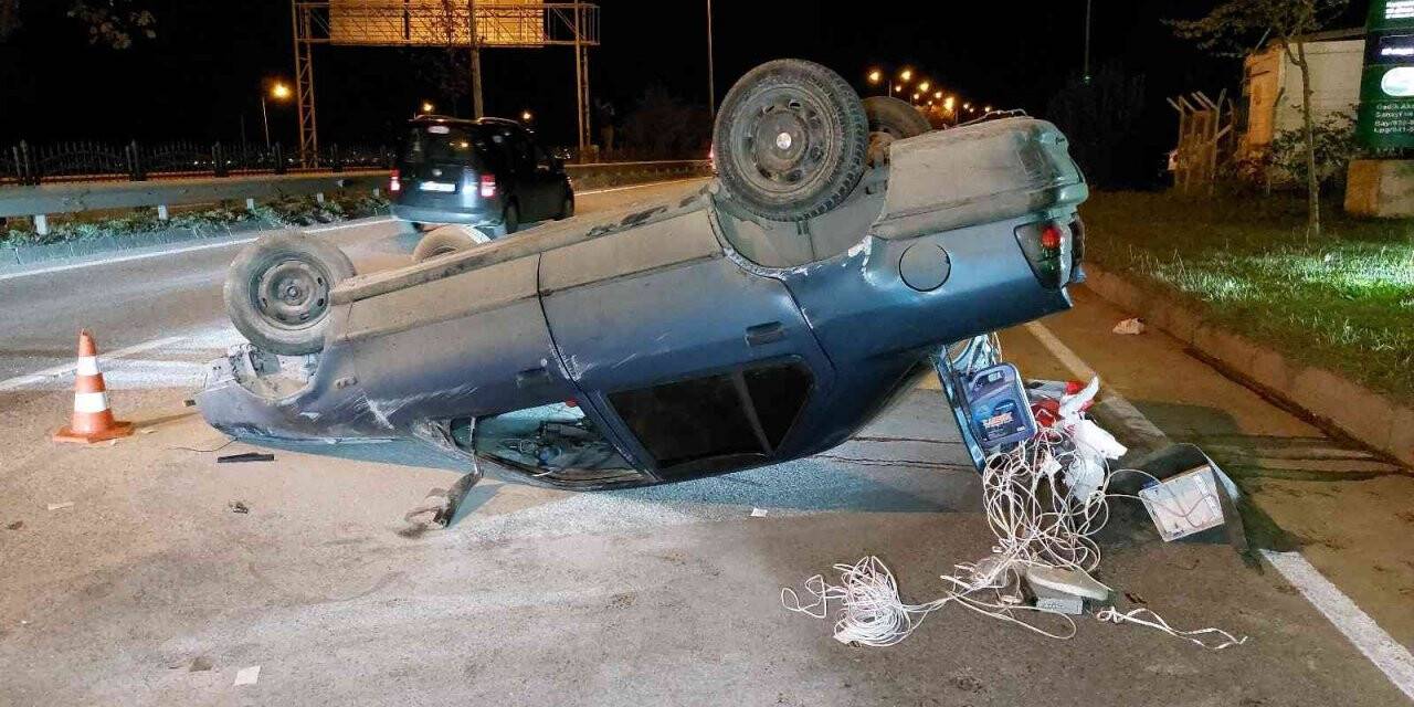 Direksiyonu kilitlenen otomobil takla attı