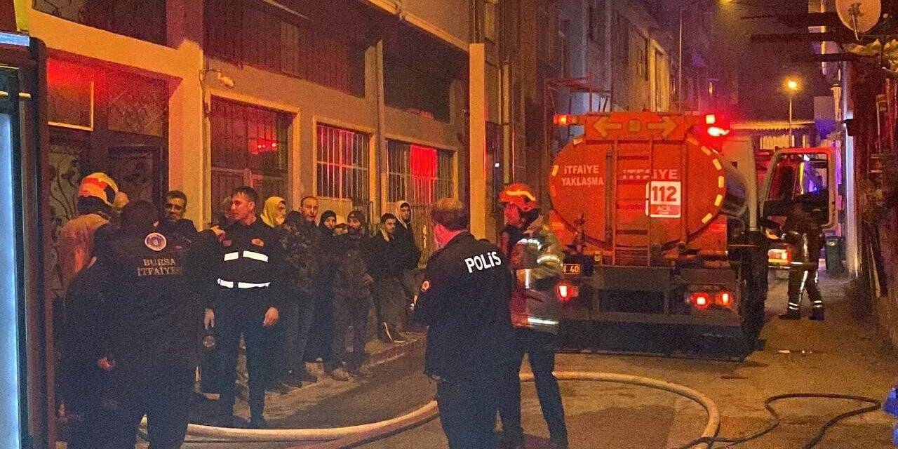 Bursa’da marangoz atölyesinde yangın