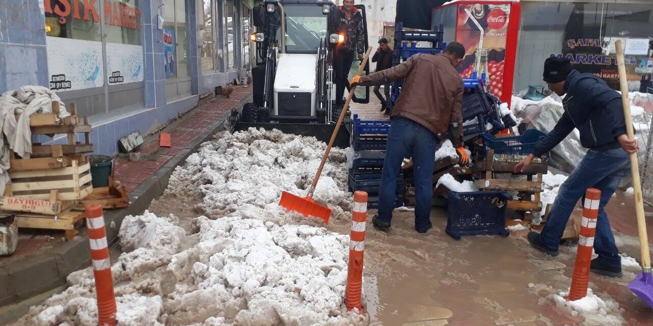 Tercan’da kar temizliği