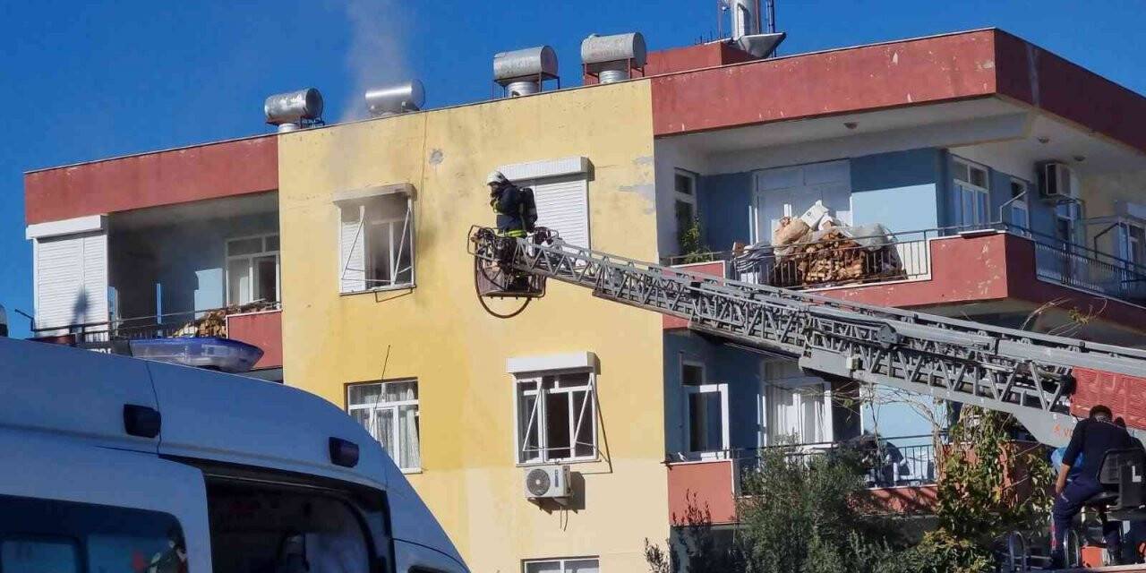 Manavgat’ta ev yangını korkuttu