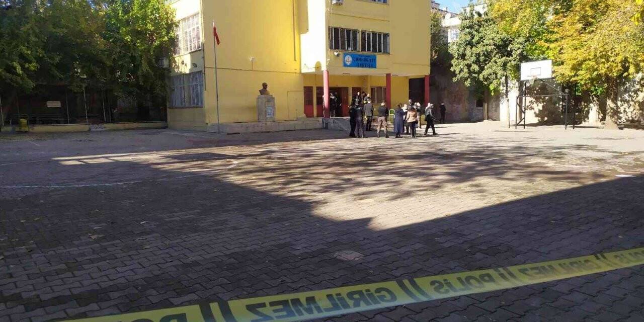 Yangında panik yaşayan öğretmenler gözyaşı döktü