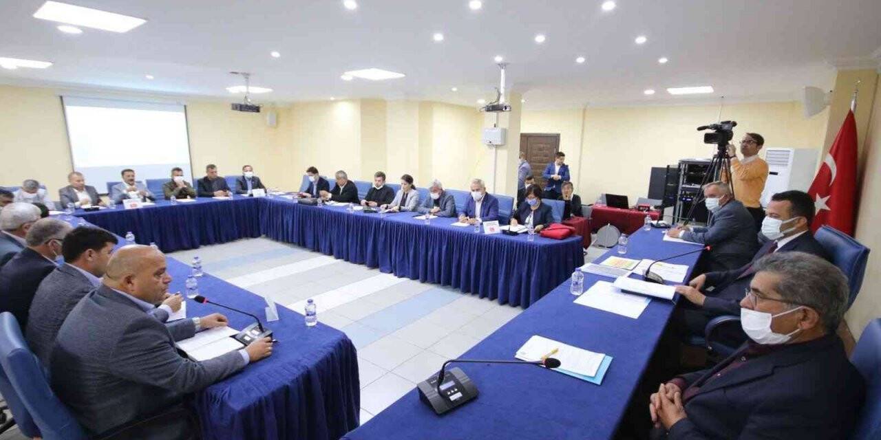 Kaş Belediyesinde 2021 yılının son meclis toplantısı yapıldı