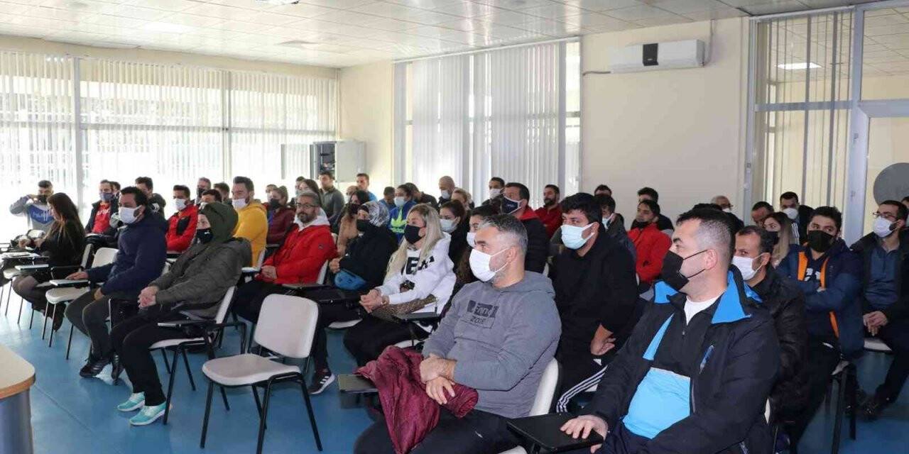 Kabakcı antrenörler ile toplantı yaptı
