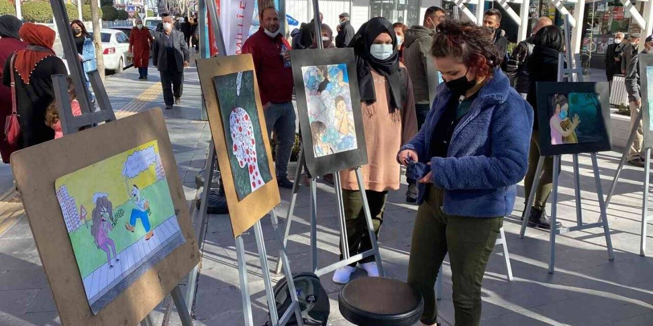 Öğrencilerden Pandemi konulu resim sergisi