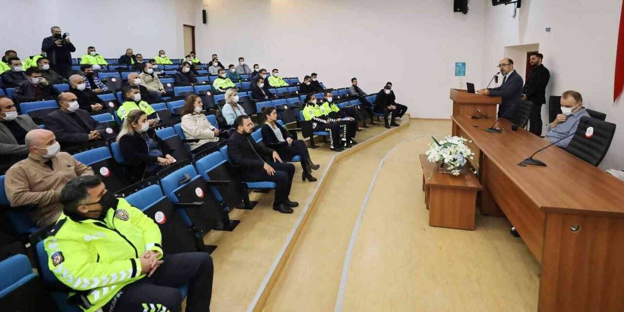GAÜN’de, trafikte etkili ve doğru iletişim eğitimi