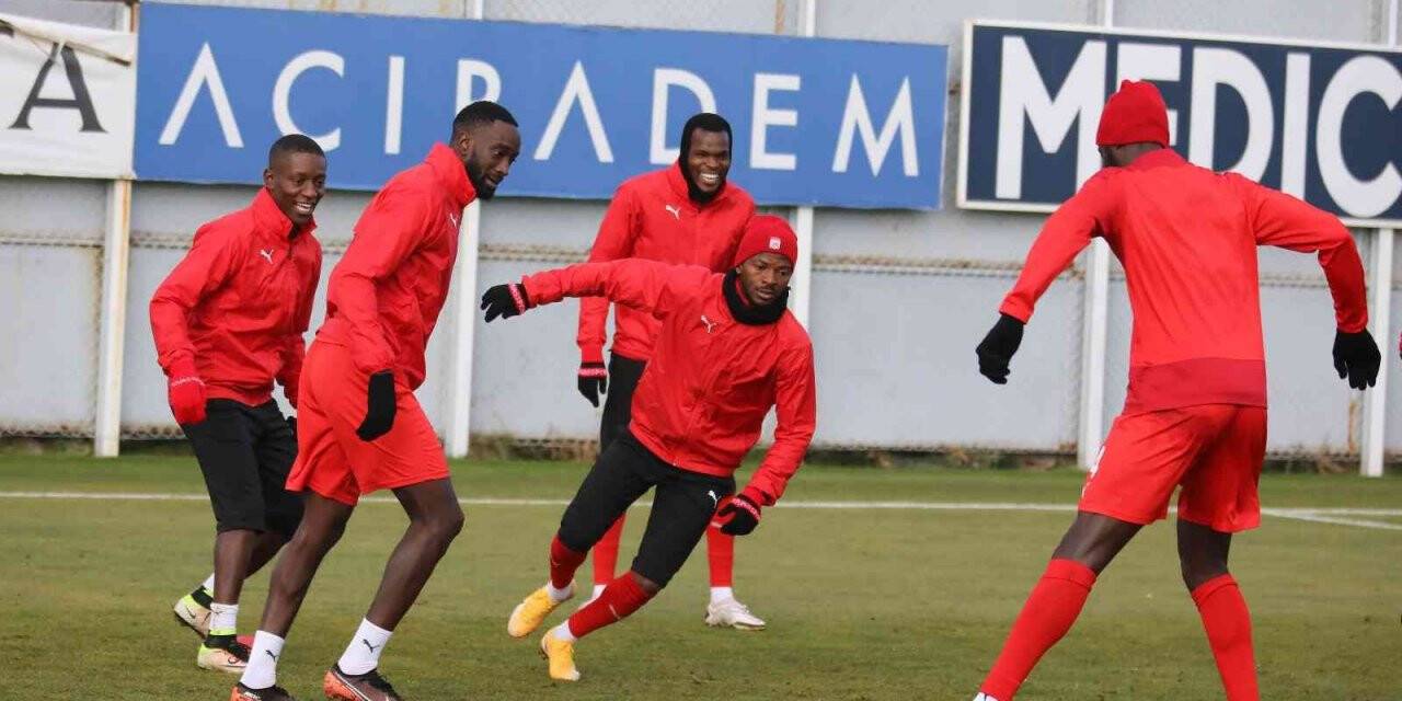 Sivasspor çift kale maç yaptı
