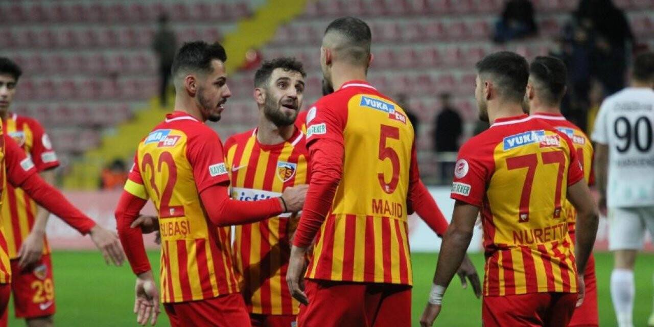 Majid Hosseini golle tanıştı