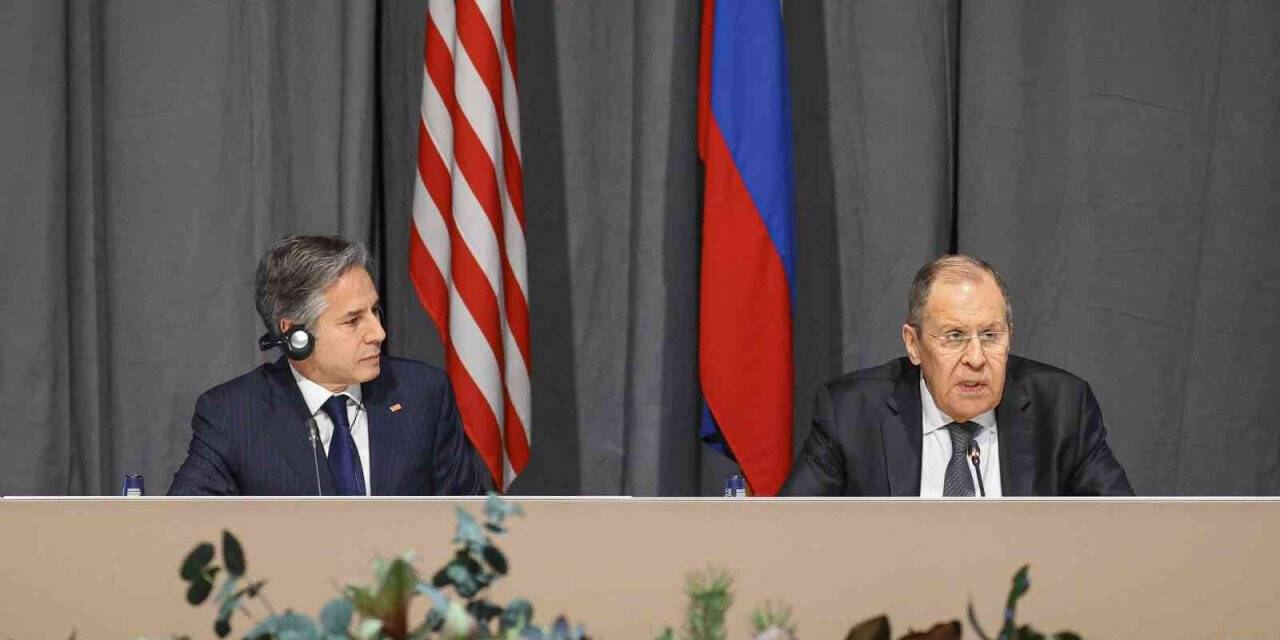 Lavrov ve Blinken Stockholm’de bir araya geldi