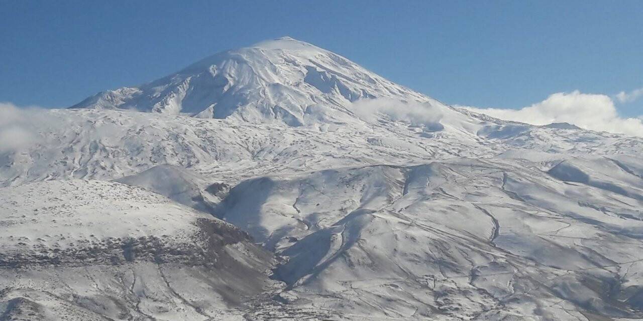 Ağrı Dağı beyaz gelinliğini giydi