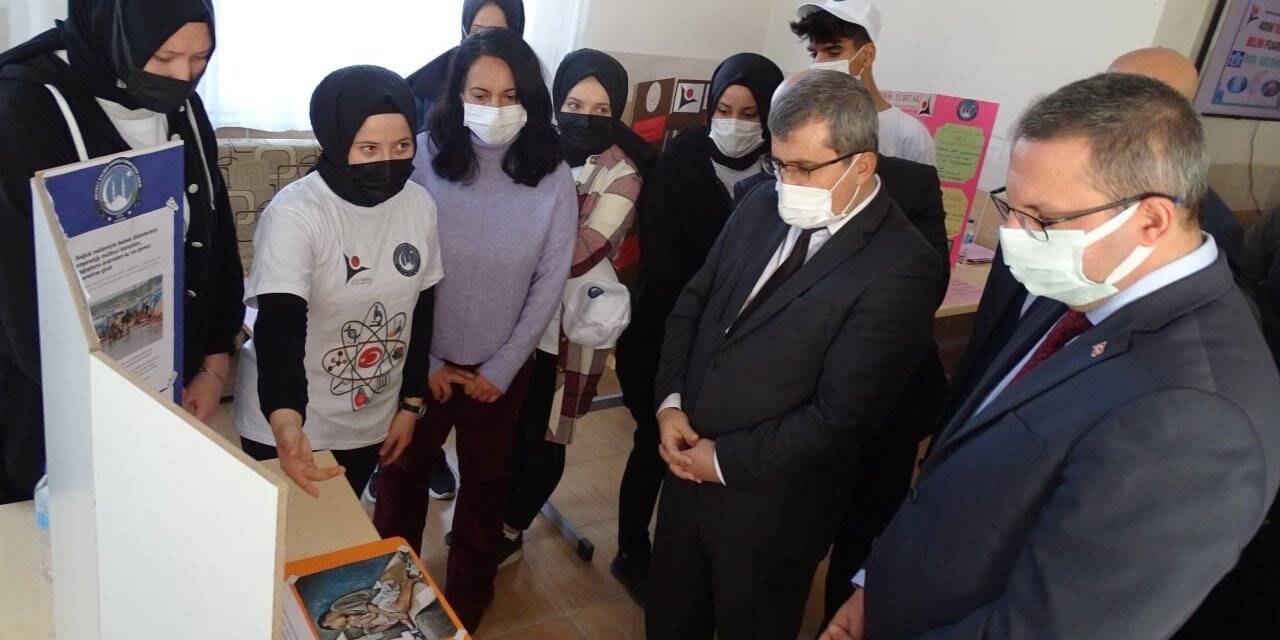 Havran’da TÜBİTAK 4006 Bilim Fuarı hayran bıraktı