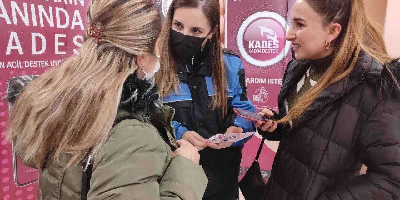 Polisten vatandaşlara bilgilendirme