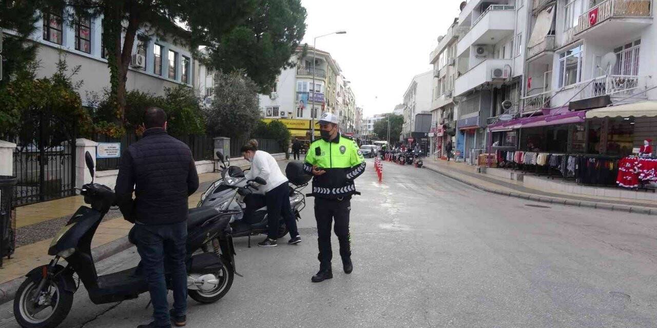 Marmaris’te kask takmayan motosiklet sürücülerine ceza kesildi