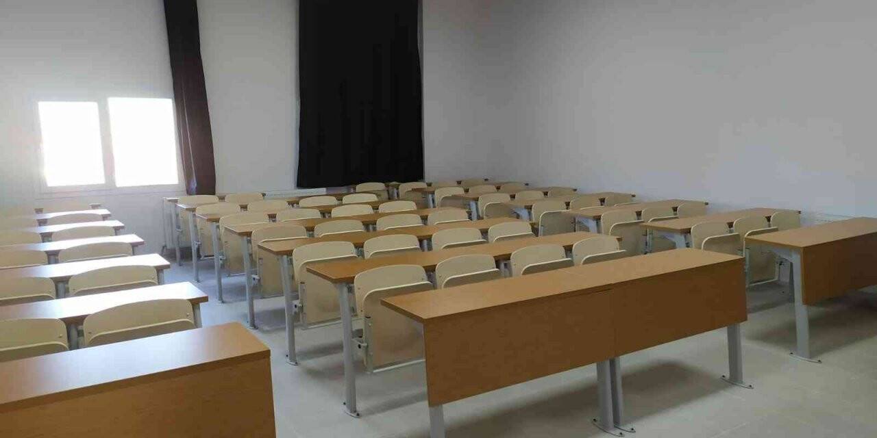 ADÜ Çine MYO’da Albay Mehmet Şefik Aker Derslikleri eğitime başladı