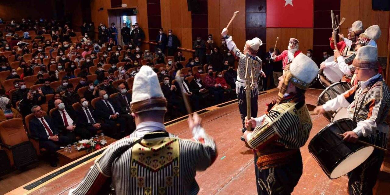 Kahramanmaraş’ta engelliler yeteneklerini sergiledi