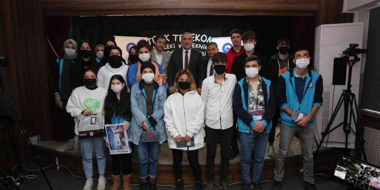 Başkan Sandıkçı: “Bu gençlik dünyaya yön verecek"