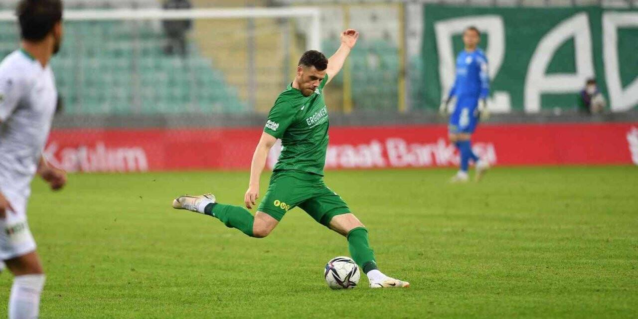 Aykut Akgün Bursaspor’a veda etti - “Bu sene bir şeylerin neden yolunda gitmediğini bir kez daha anlamış oldum”