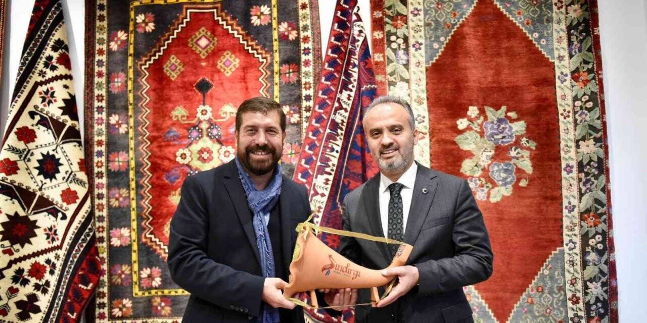 Sındırgı Yağcıbedir halıları Bursa’da sergileniyor