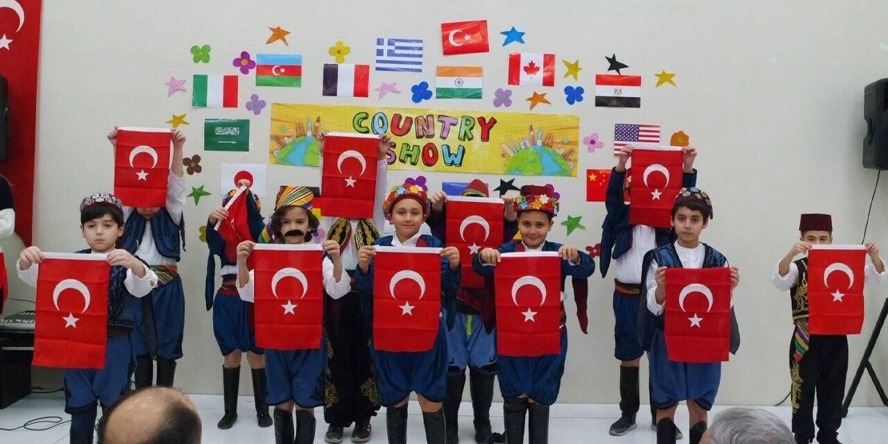 İlkokulda Country Show etkinliği