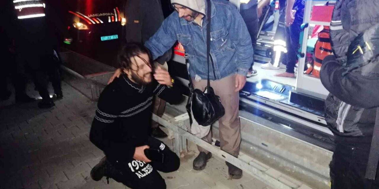 İnsan kaçakçılarının silah zoruyla denize attığı göçmenler Manavgat sahiline çıktı