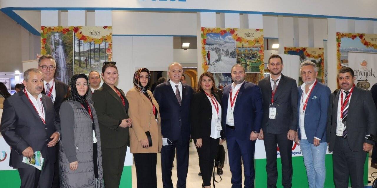 Başkan Özlü İzmir’de Düzce’yi tanıtıyor