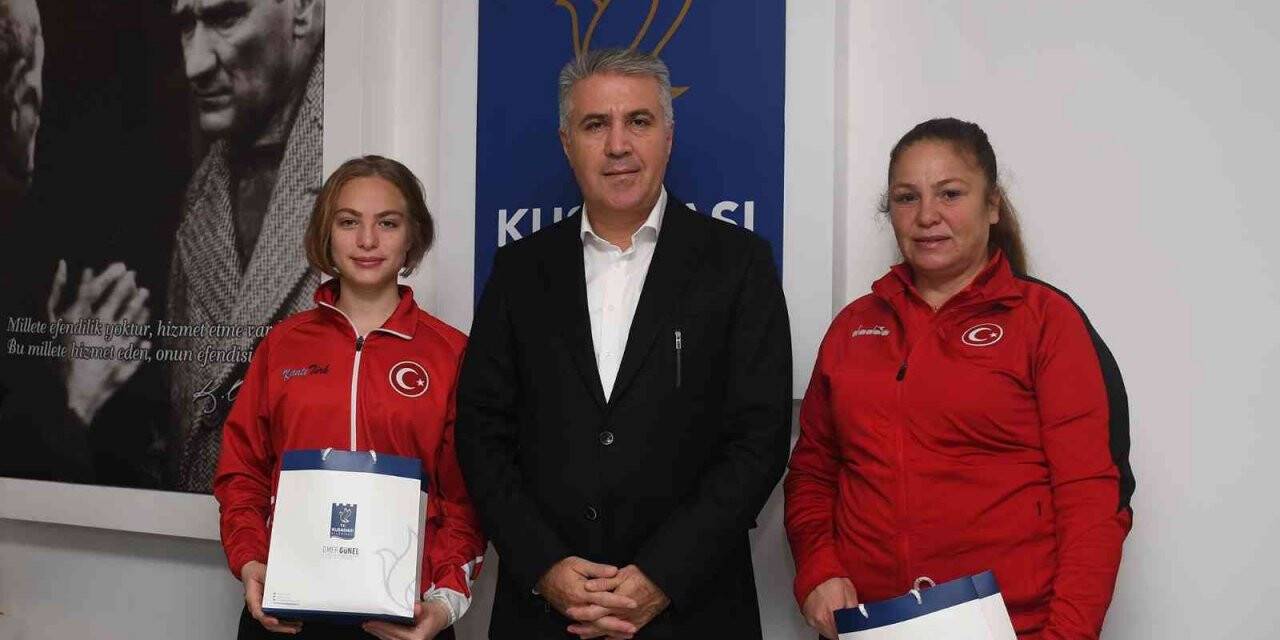 Kuşadalı milli karateci Akarkan, Başkan yardımcısı Turan ile bir araya geldi