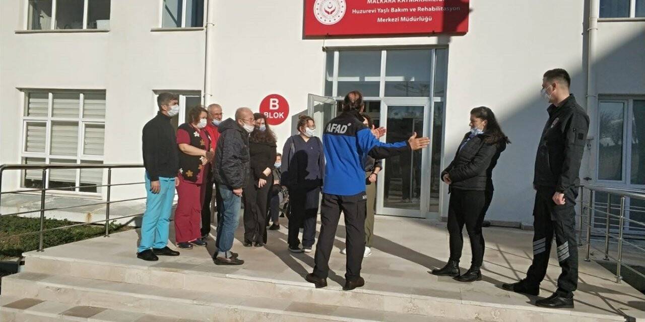Huzurevi sakinlerine afet eğitimi