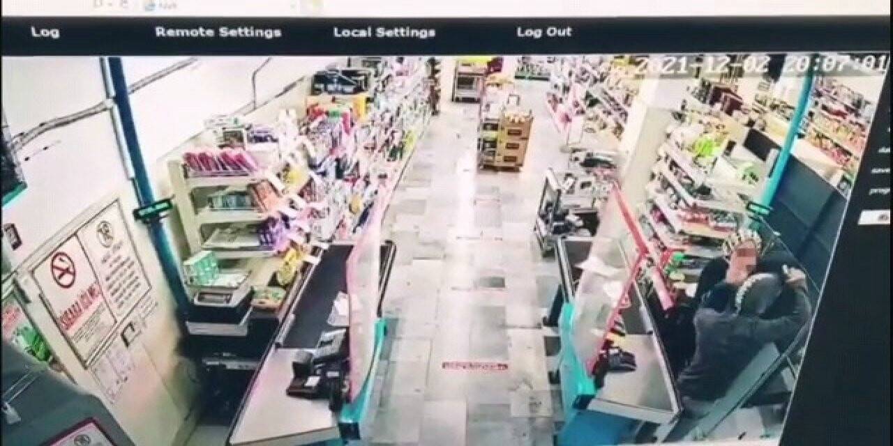 Şanlıurfa’da markette silahlı soygun girişimi