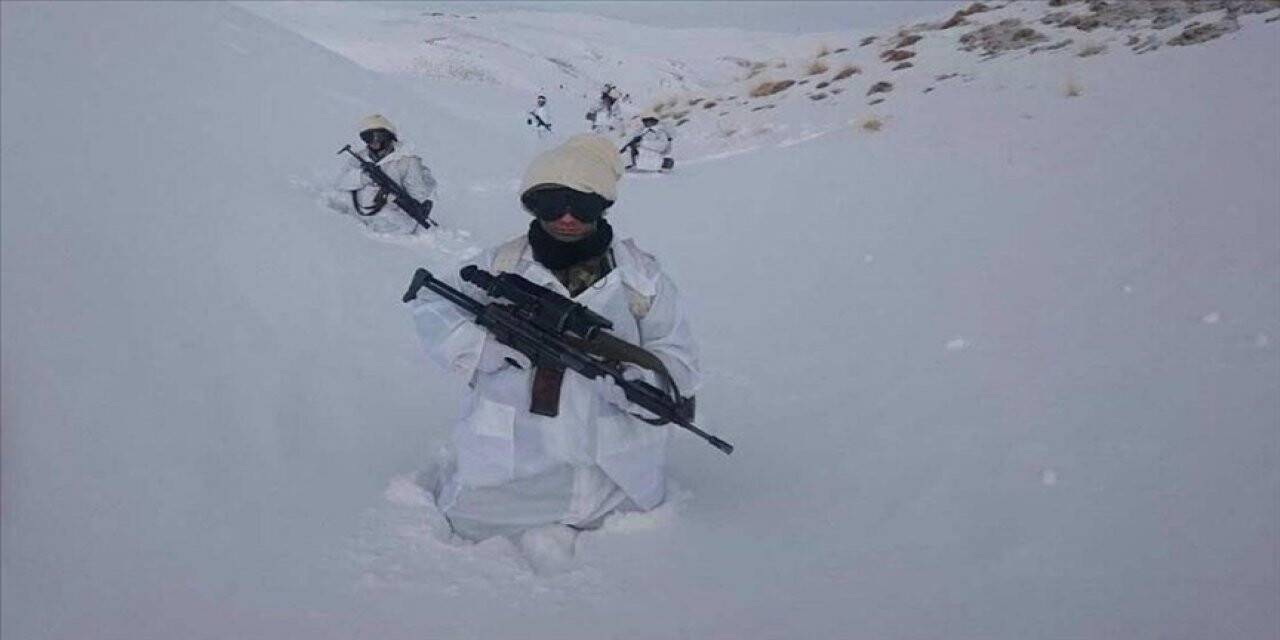 Güvenlik güçleri kara kışa rağmen Doğu Anadolu'da teröristlere göz açtırmıyor