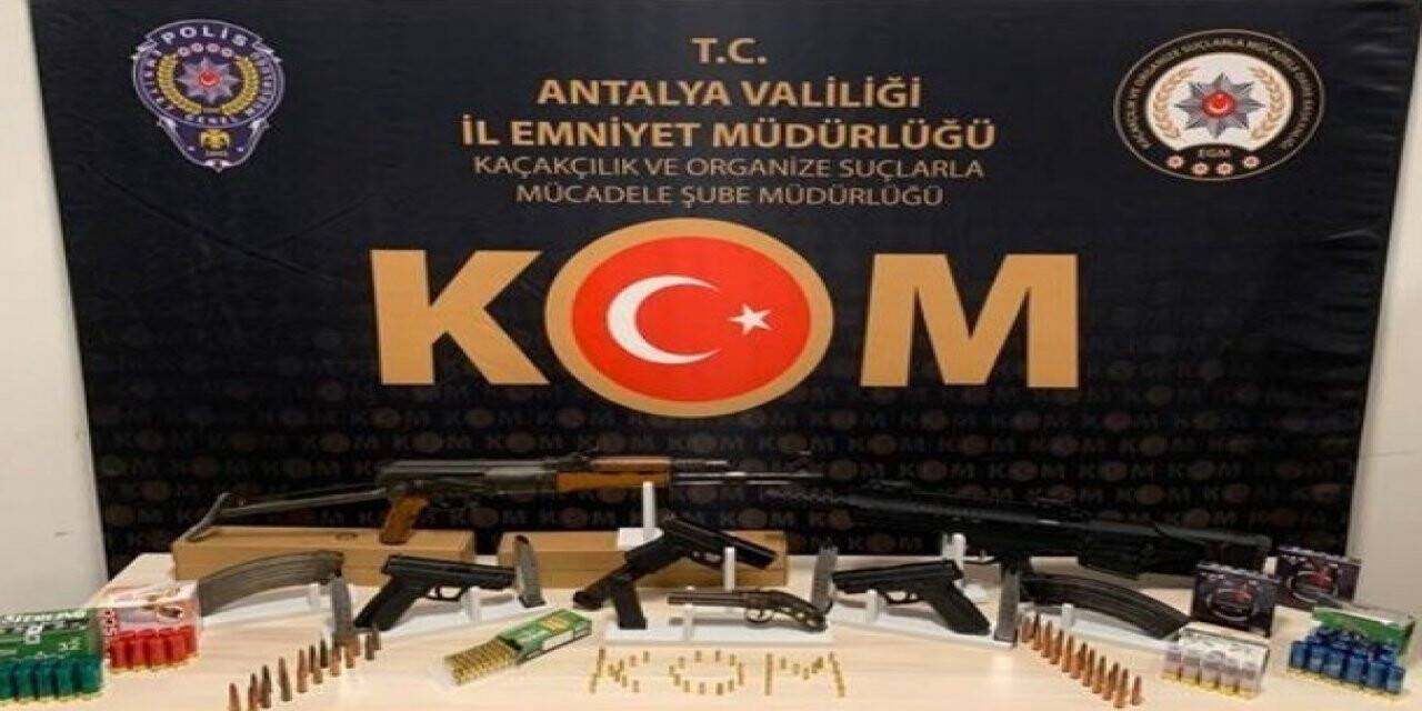 Antalya’da yasadışı silah ticareti operasyonu: 4 gözaltı