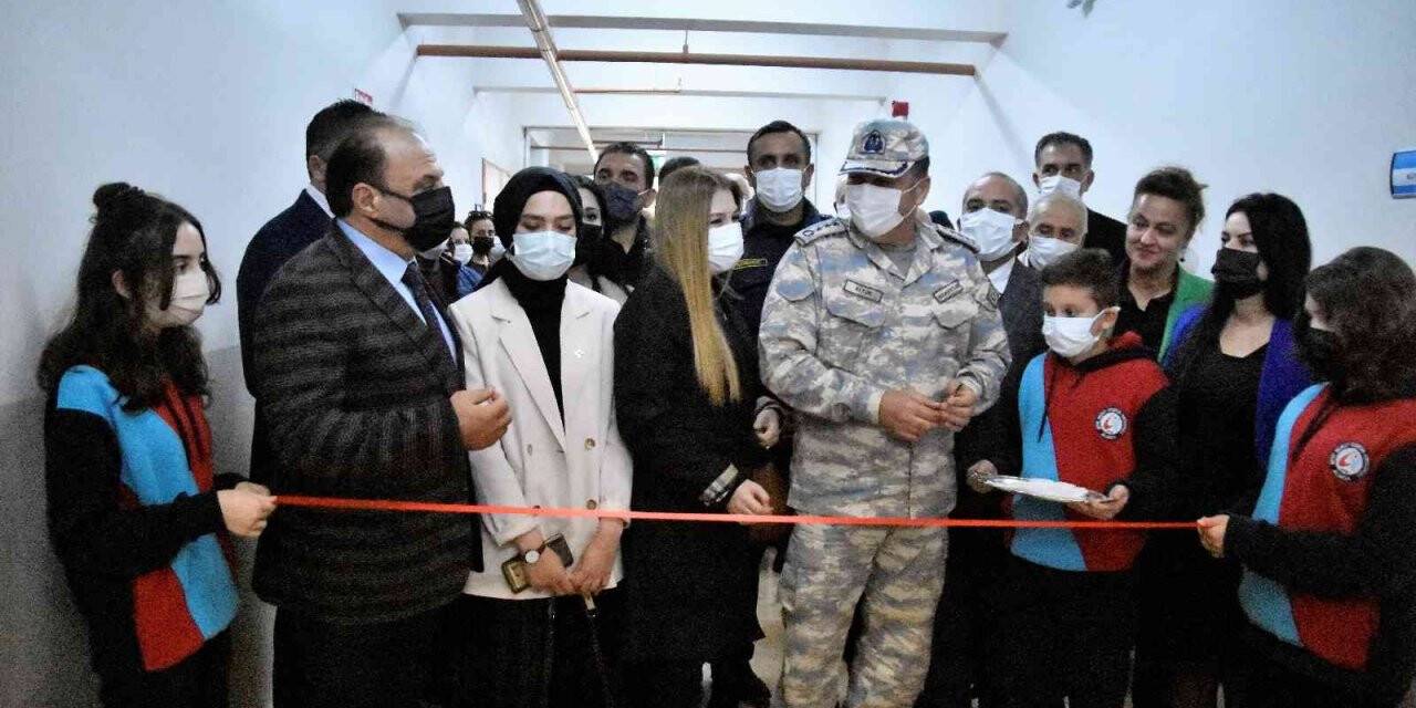Şehit Murat Coşkun Ortaokulu kütüphanesine kavuştu