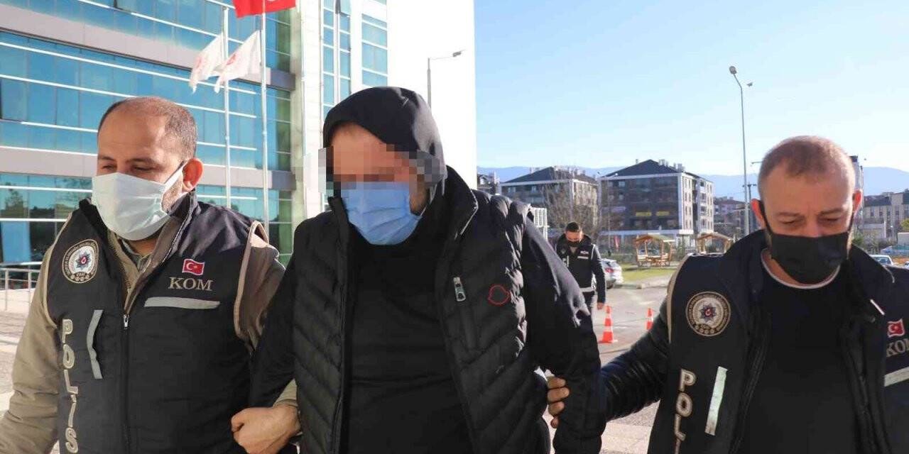 Hastadan bıçak parası isteyen doktor ve sağlık memuru adli kontrolle serbest