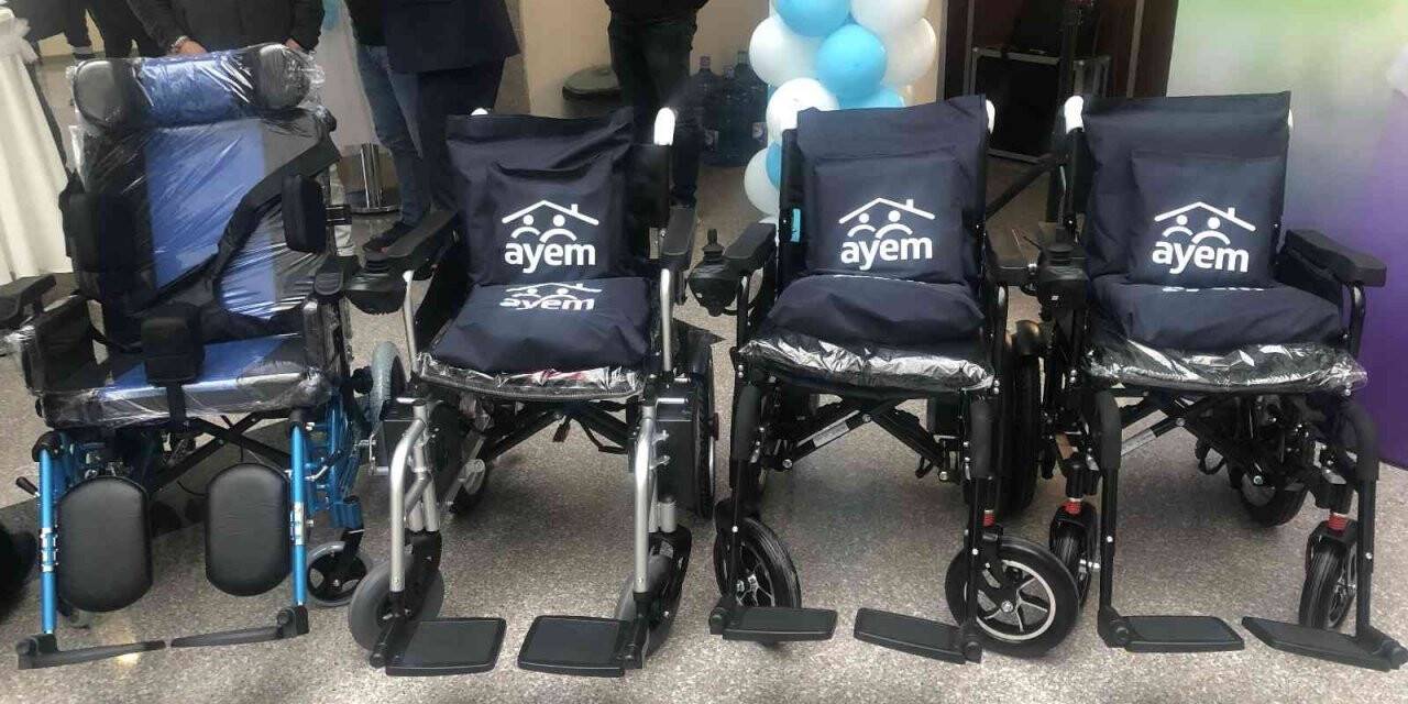 Arnavutköy Belediyesi, yaklaşık yüz engelli vatandaşa medikal malzeme dağıttı