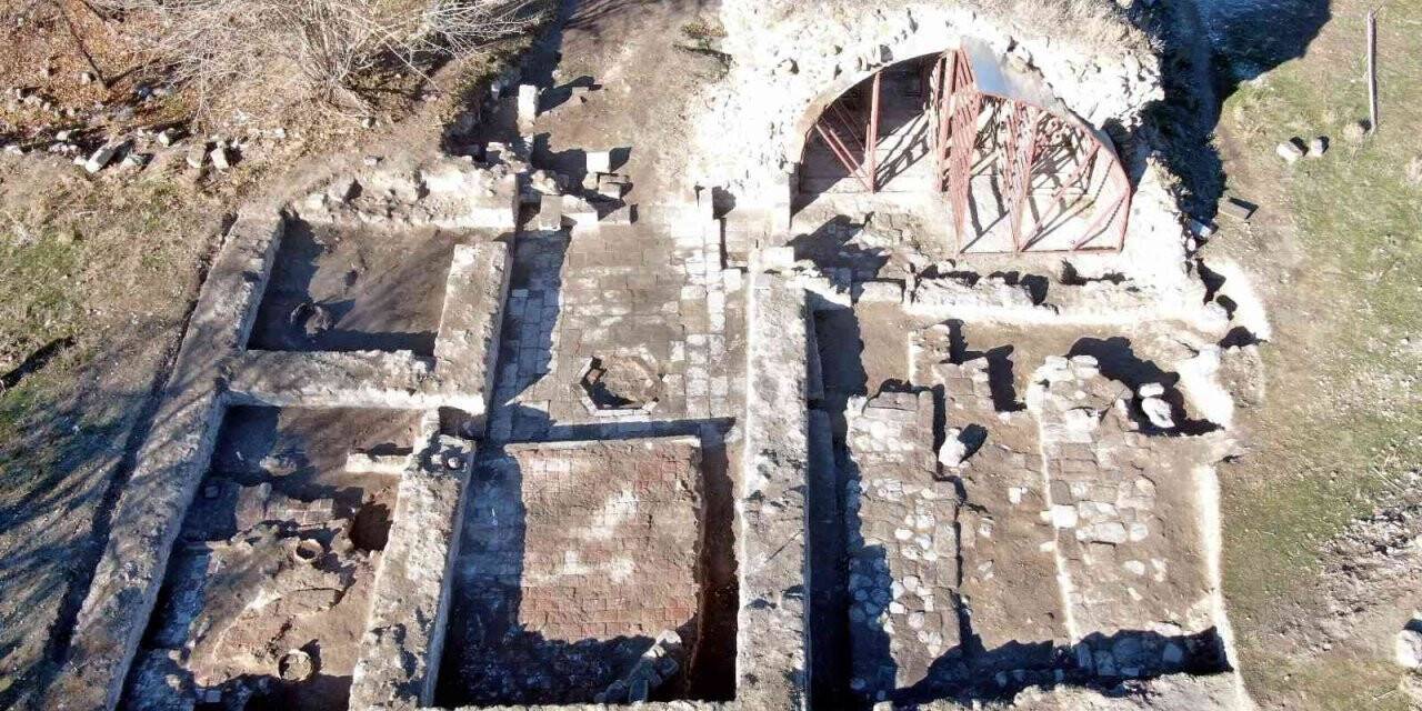 Keykubadiye Sarayı’nda avlu ve eyvan tipi alana ulaşıldı
