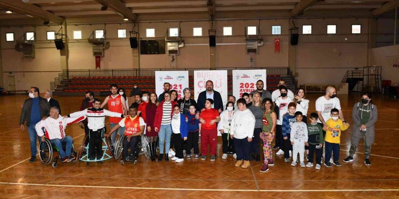 Çiğli engelleri birlikte aşıyor