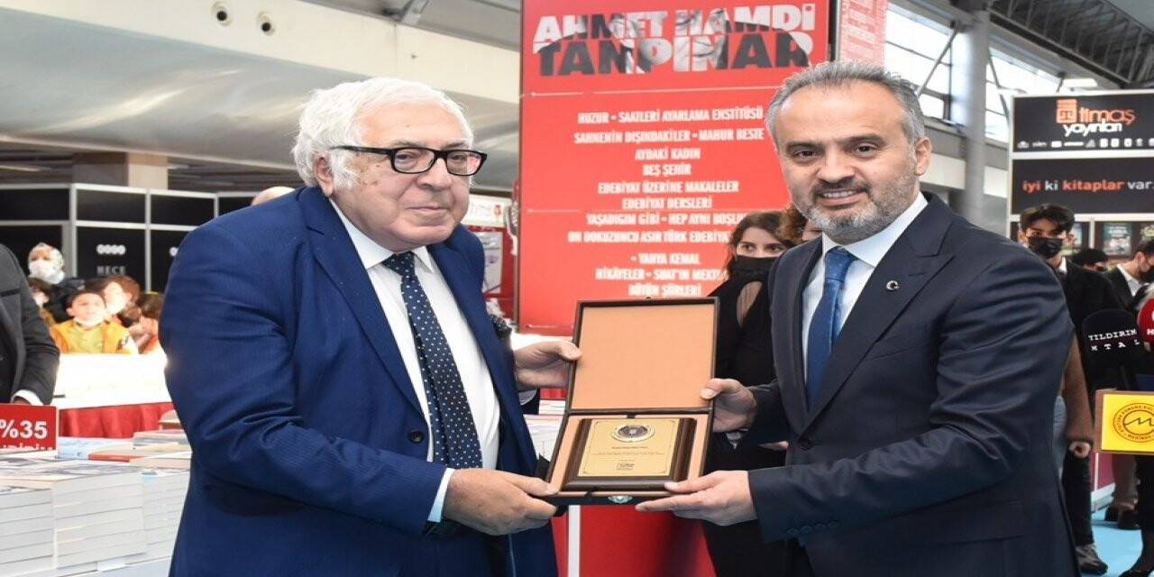 Bursalı kitap kurtları bu fuara akın etti