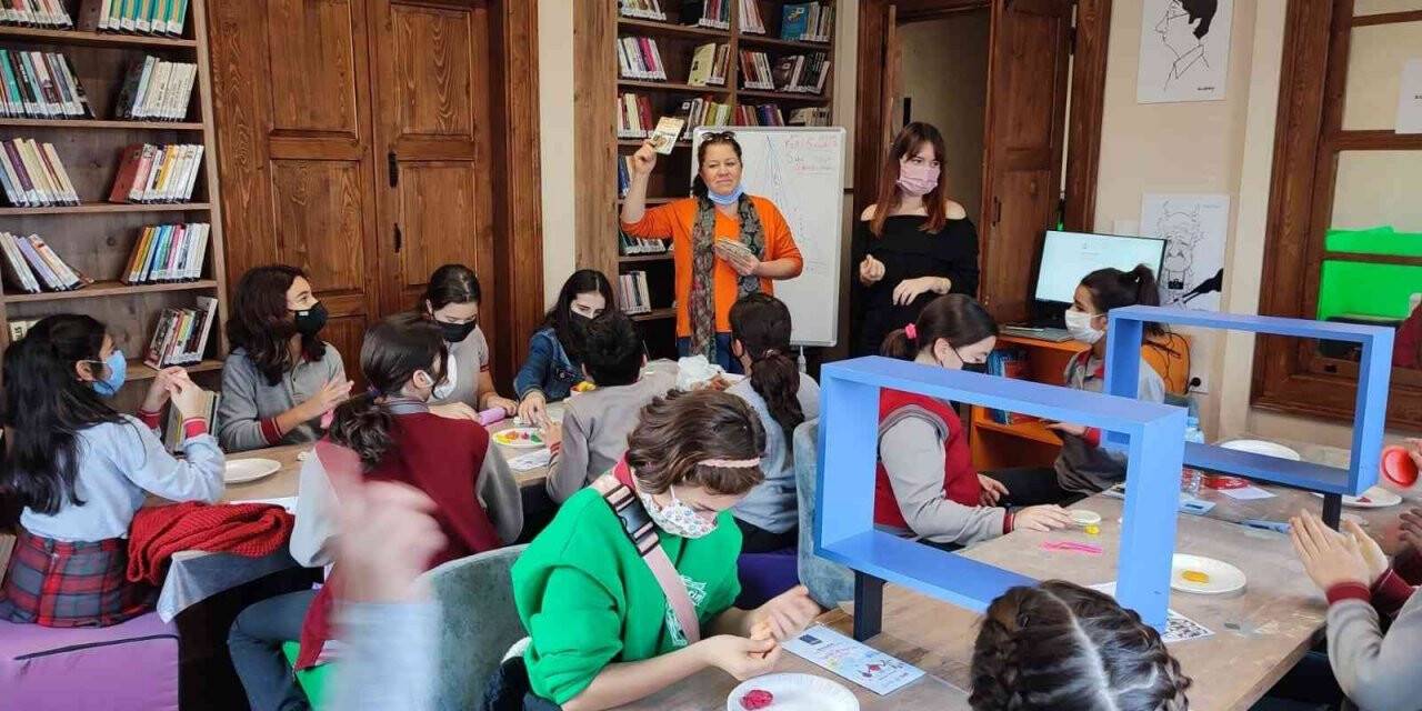 Kuşadalı çocuklar dengeli beslenmeyi öğreniyor