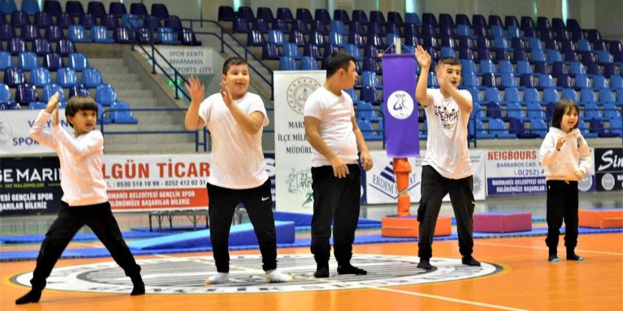 Marmaris’te 03 Aralık Dünya Engelliler Günü’nde renkli görüntüler oluştu