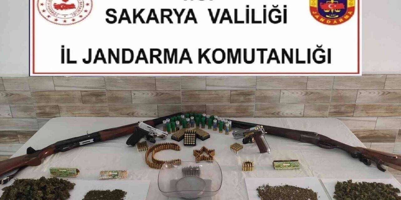 Sakarya’da jandarmadan şafak operasyonu: 4 gözaltı