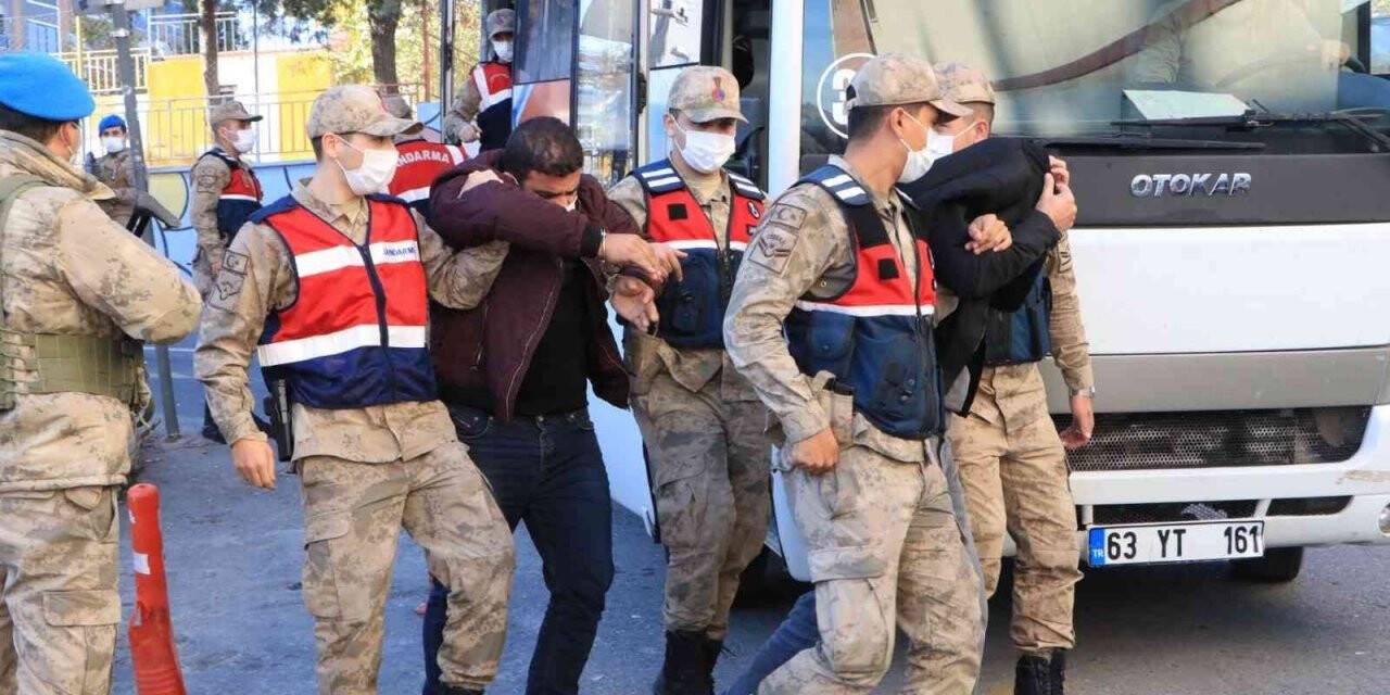 Sahte belgelerle dolandırıcılık yapan 5 Kişiye gözaltı